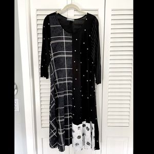 Alembika black and white dress